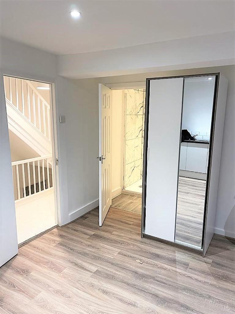Goodge Street Apartments London Exterior photo