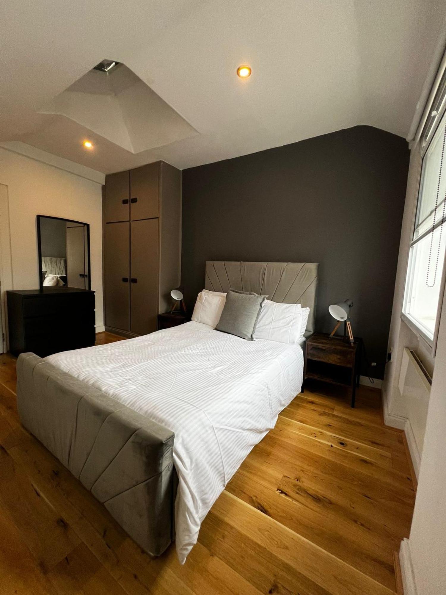 Goodge Street Apartments London Exterior photo